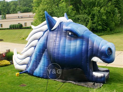 How to find affordable inflatable mascot tunnels